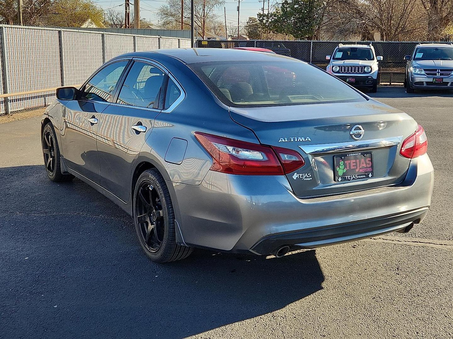 2018 GRAY Nissan Altima 2.5 S (1N4AL3AP3JC) with an 2.5L I-4 DOHC, variable valve control, regular unleaded, engine with 179HP engine, located at 4110 Avenue Q, Lubbock, 79412, 33.556553, -101.855820 - 12/05/2025 KEY IN ENVELOPE GOD - Photo#2