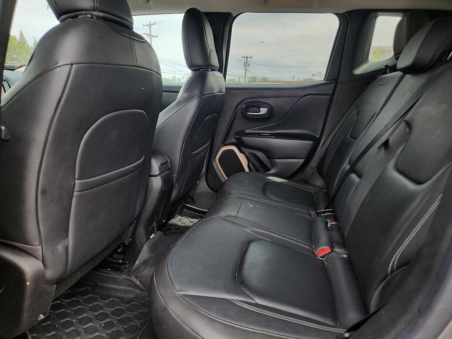 2016 Granite Crystal Metallic Clearcoat - PAU /Black - X9 Jeep Renegade Limited (ZACCJBDT6GP) with an Tigershark MultiAir 2.4L I-4 variable valve control, regular unleaded, engine with 180HP engine, located at 4110 Avenue Q, Lubbock, 79412, 33.556553, -101.855820 - Photo#5