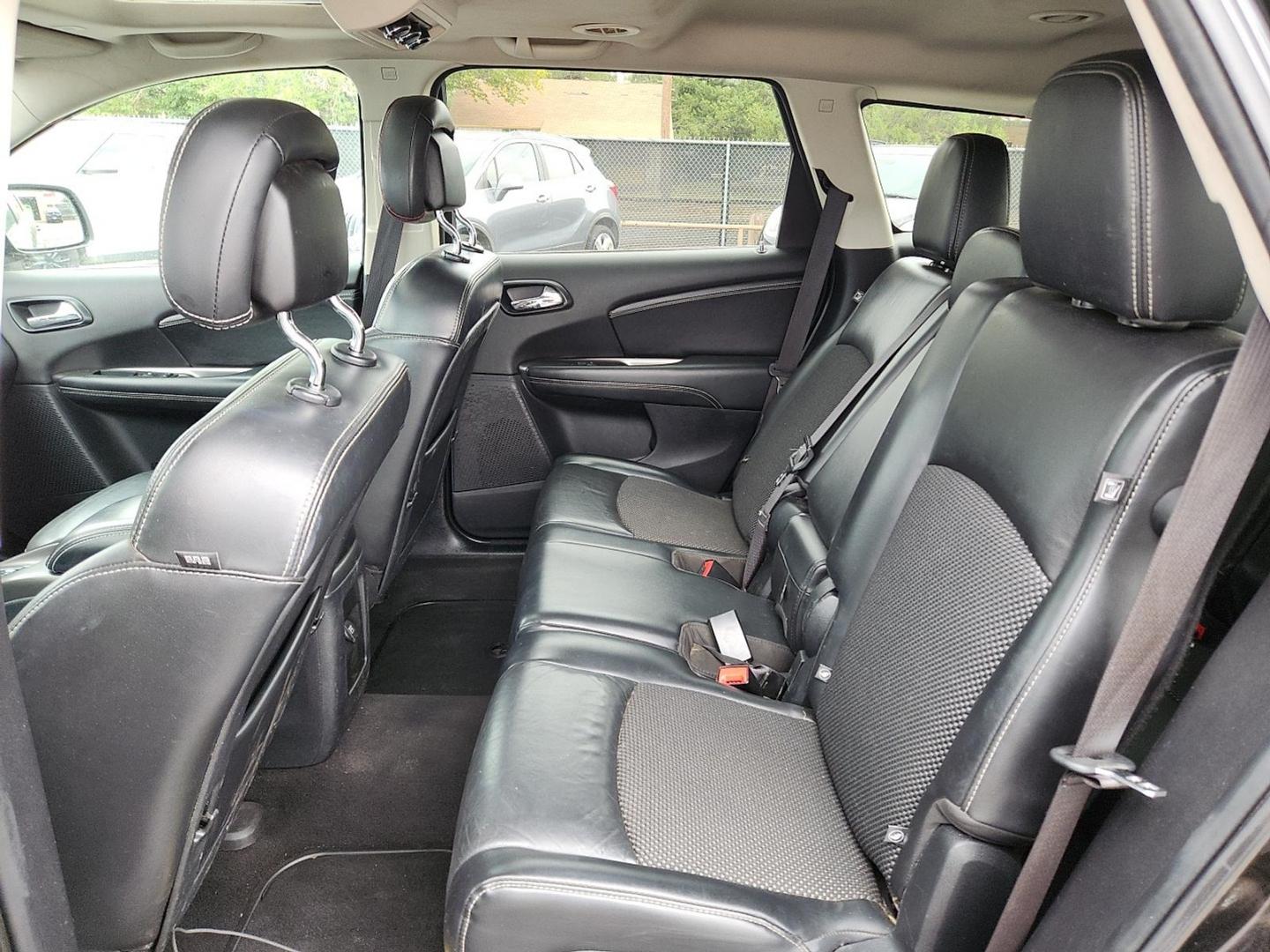 2020 Pitch Black Clearcoat - PX8 /Black - X9 Dodge Journey Crossroad (3C4PDCGB6LT) with an Tigershark MultiAir 2.4L I-4 DOHC, VVT variable valve control, regular unleaded, engine with 173HP engine, located at 4110 Avenue Q, Lubbock, 79412, 33.556553, -101.855820 - Photo#4