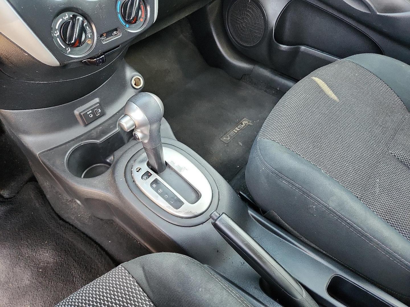 2019 Brilliant Silver Metallic - K23 /Charcoal - G Nissan Versa 1.6 SV (3N1CN7AP6KL) with an 1.6L I-4 DOHC, variable valve control, regular unleaded, engine with 109HP engine, located at 4110 Avenue Q, Lubbock, 79412, 33.556553, -101.855820 - Photo#11