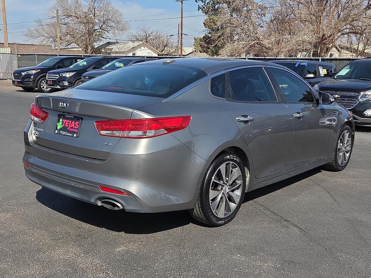 2016 Titanium Gray - IM /Black - WK Kia Optima EX (5XXGU4L33GG) with an Theta II 2.4L I-4 gasoline direct injection, DOHC, CVVT variable valve control, regular unleaded, engine with 185HP engine, located at 4110 Avenue Q, Lubbock, 79412, 33.556553, -101.855820 - Photo#2