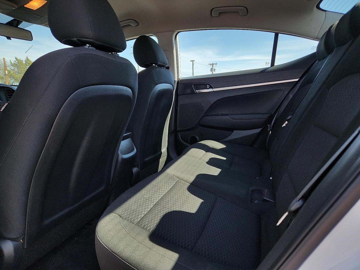 2020 WHITE /Black - C1 Hyundai Elantra SE (5NPD74LF0LH) with an Nu 2L I-4 DOHC, D-CVVT variable valve control, regular unleaded, engine with 147HP engine, located at 4110 Avenue Q, Lubbock, 79412, 33.556553, -101.855820 - Photo#5