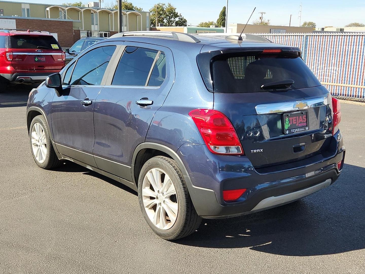 2018 BLUE Chevrolet Trax Premier (3GNCJMSB3JL) with an ECOTEC 1.4L I-4 DOHC, VVT variable valve control, intercooled turbo, regular unleaded, engine with 138HP engine, located at 4110 Avenue Q, Lubbock, 79412, 33.556553, -101.855820 - Photo#2