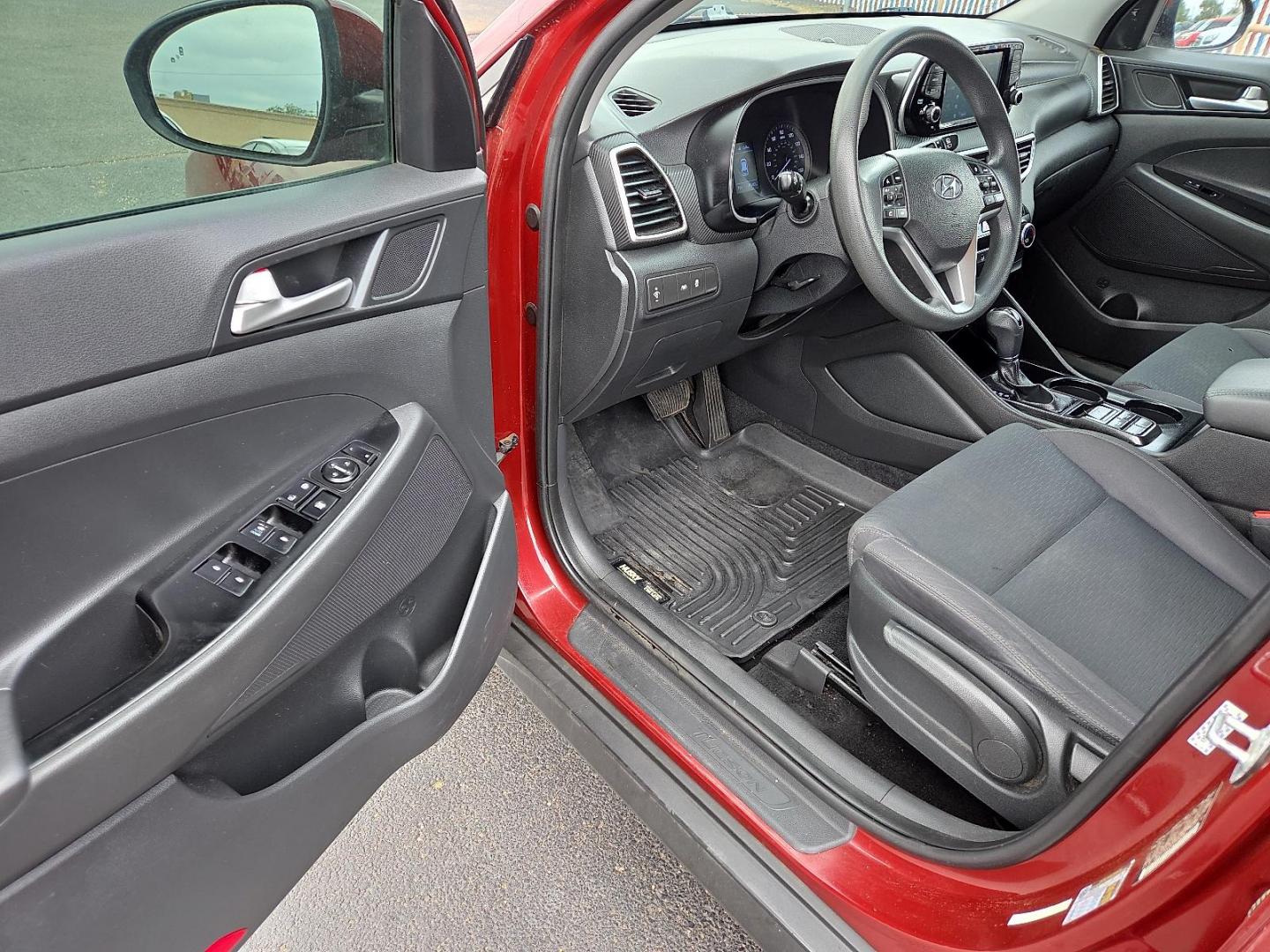 2019 Gemstone Red - R5R /Black - TRY Hyundai Tucson SE (KM8J23A40KU) with an Nu 2L I-4 gasoline direct injection, DOHC, D-CVVT variable valve control, regular unleaded, engine with 161HP engine, located at 4110 Avenue Q, Lubbock, 79412, 33.556553, -101.855820 - Photo#7