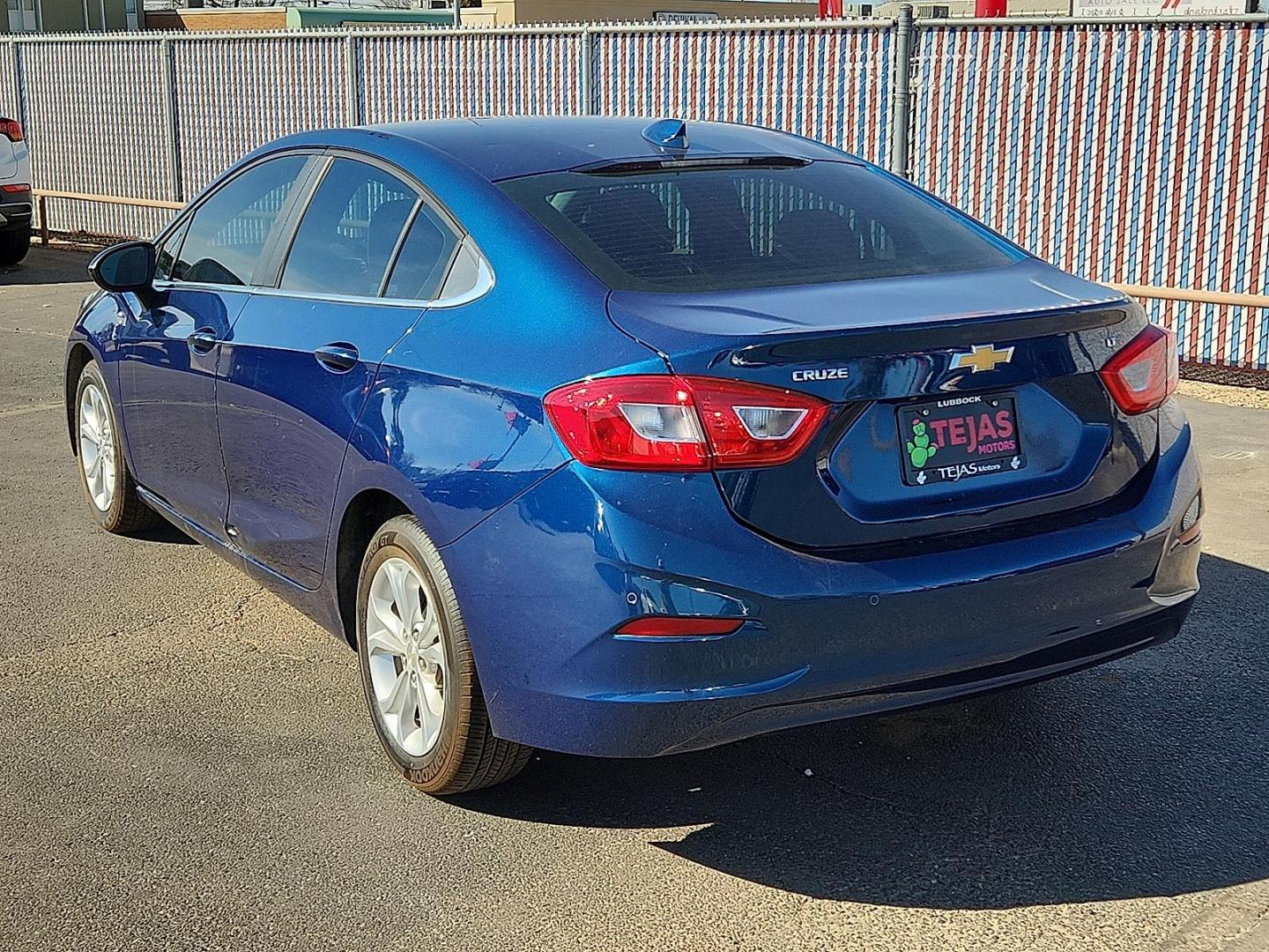 2019 Pacific Blue Metallic - G6O /Jet Black/Galvanized - HXW Chevrolet Cruze LT (1G1BE5SMXK7) with an 1.4L I-4 gasoline direct injection, DOHC, VVT variable valve control, intercooled turbo, regular unleaded, engine with 153HP engine, located at 4110 Avenue Q, Lubbock, 79412, 33.556553, -101.855820 - Photo#2