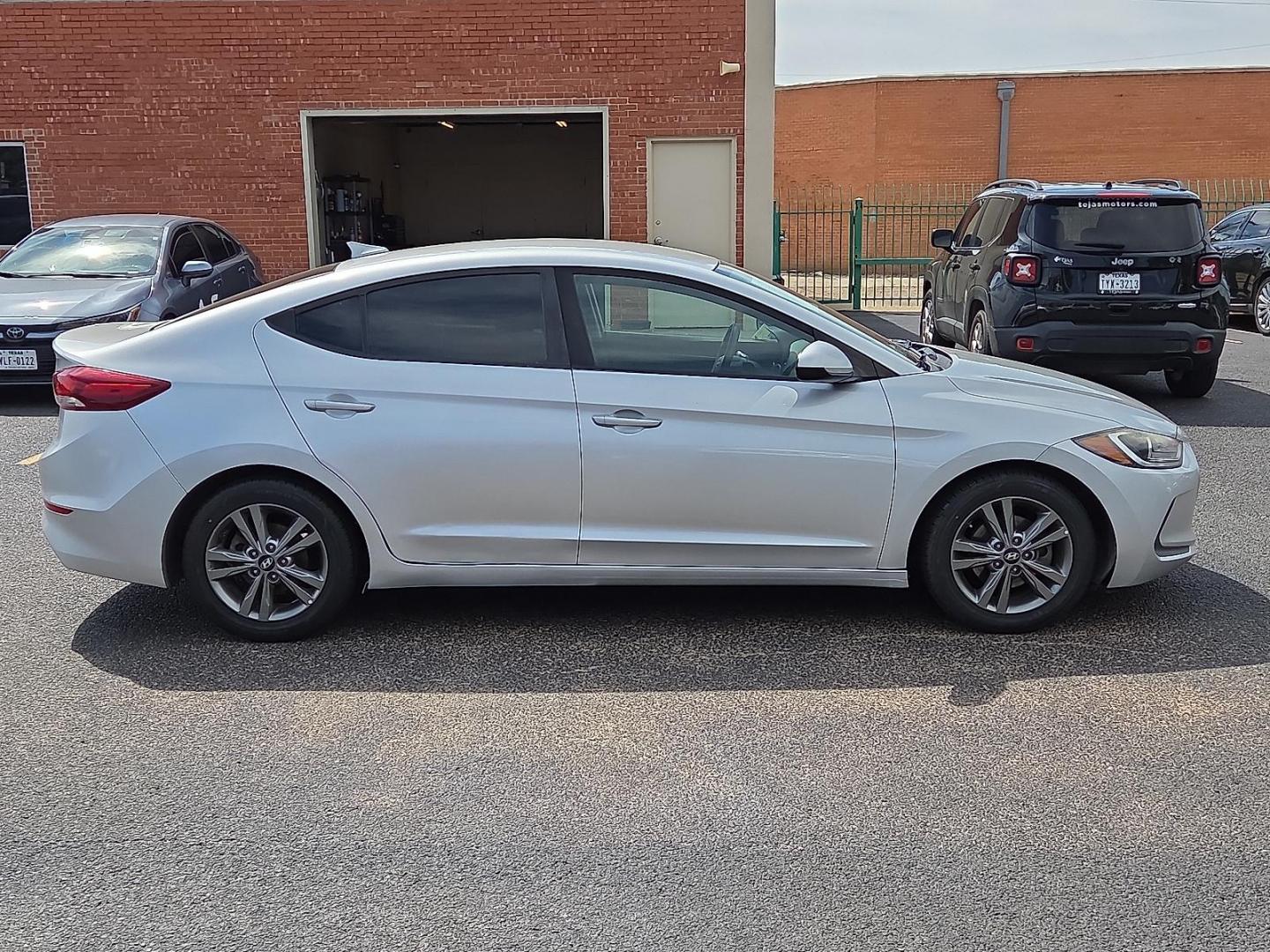 2018 Symphony Silver - Y8 /Black - CT Hyundai Elantra SEL (5NPD84LF5JH) with an Nu 2L I-4 DOHC, D-CVVT variable valve control, regular unleaded, engine with 147HP engine, located at 4110 Avenue Q, Lubbock, 79412, 33.556553, -101.855820 - Photo#1