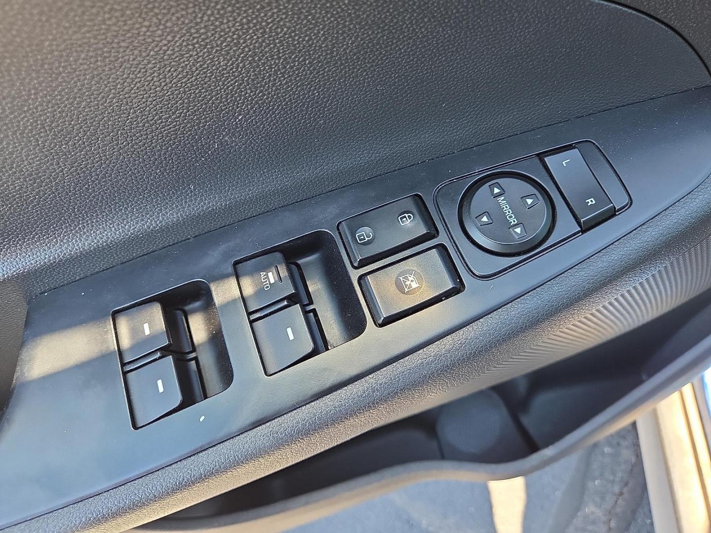 2018 Caribbean Blue - R5U /Black - TRY Hyundai Tucson SEL (KM8J33A41JU) with an Nu 2L I-4 gasoline direct injection, DOHC, D-CVVT variable valve control, regular unleaded, engine with 164HP engine, located at 4110 Avenue Q, Lubbock, 79412, 33.556553, -101.855820 - Photo#9