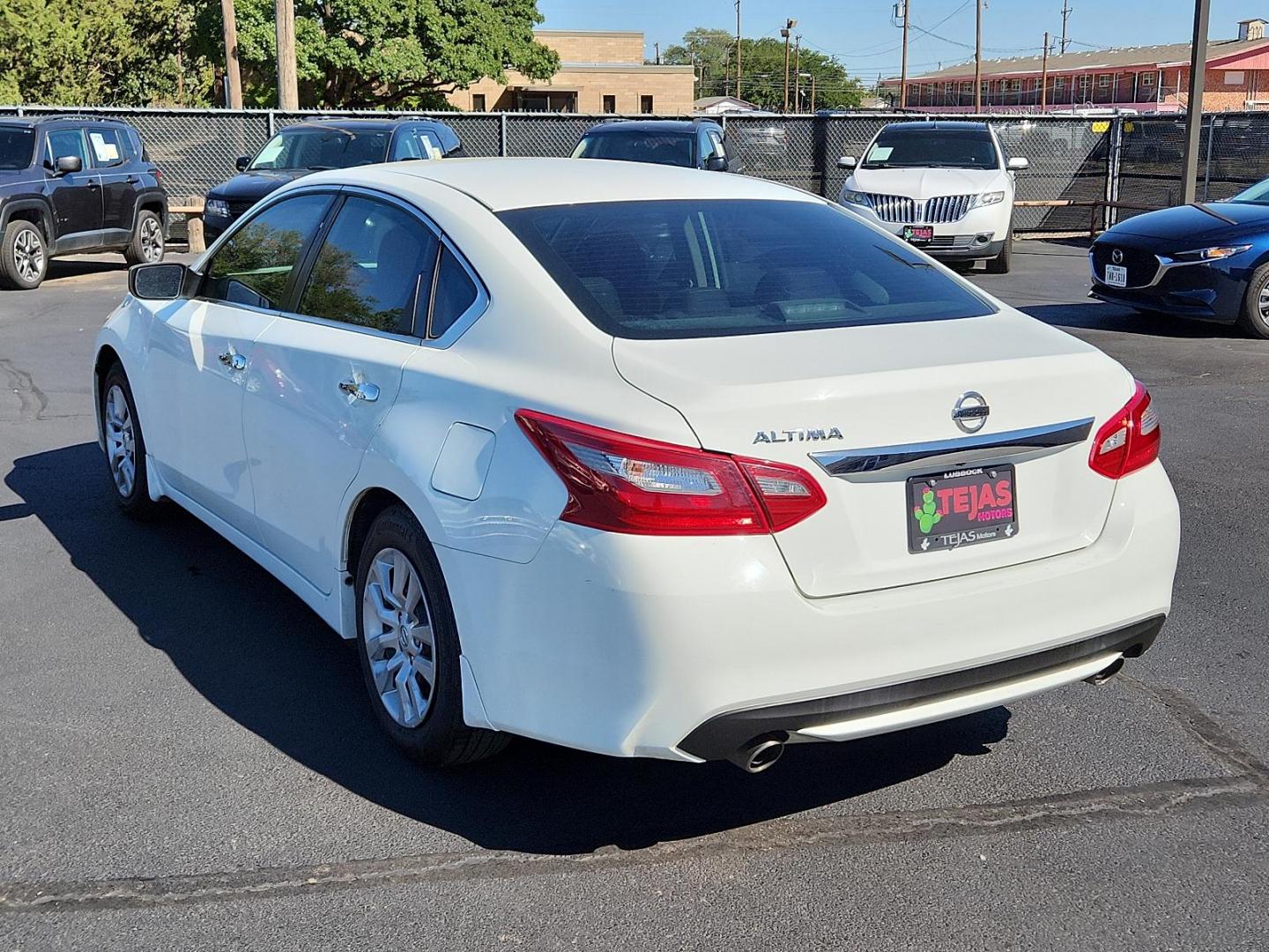 2018 WHITE Nissan Altima 2.5 S (1N4AL3AP3JC) with an 2.5L I-4 DOHC, variable valve control, regular unleaded, engine with 179HP engine, located at 4110 Avenue Q, Lubbock, 79412, 33.556553, -101.855820 - 09/10/2024 INSPECTION IN ENVELOPE GOD 09/12/2024 KEY IN ENVELOPE GOD - Photo#2