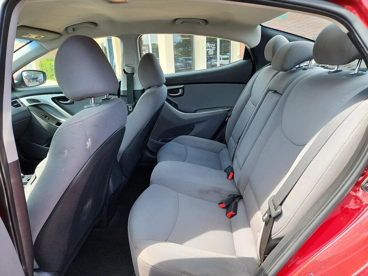 2016 Venetian Red - TR /Gray - RAS Hyundai Elantra SE (5NPDH4AE8GH) with an Nu 1.8L I-4 DOHC, D-CVVT variable valve control, regular unleaded, engine with 145HP engine, located at 4110 Avenue Q, Lubbock, 79412, 33.556553, -101.855820 - Photo#6