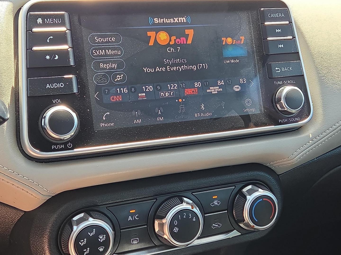 2020 Aspen White TriCoat Pearl - QAC /Graphite - K Nissan Versa SV Xtronic CVT (3N1CN8EV1LL) with an 1.6L I-4 DOHC, variable valve control, regular unleaded, engine with 122HP engine, located at 4110 Avenue Q, Lubbock, 79412, 33.556553, -101.855820 - Photo#12