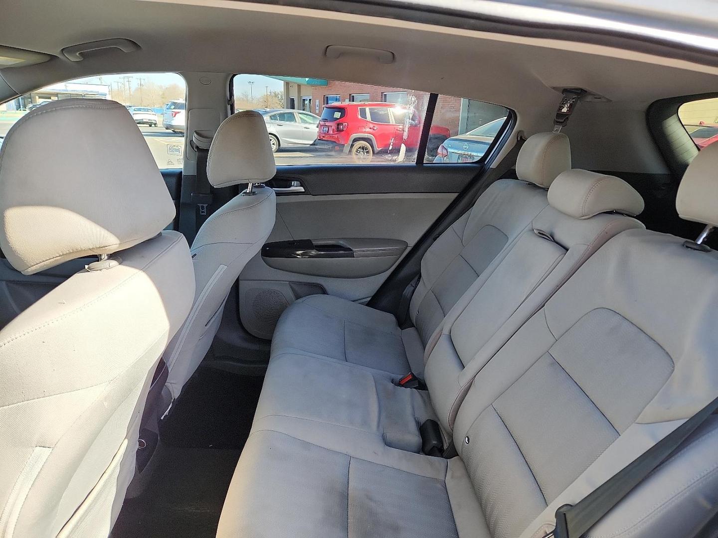 2017 Sparkling Silver - KCS /Gray - GBU Kia Sportage LX (KNDPM3AC4H7) with an Theta II 2.4L I-4 gasoline direct injection, DOHC, D-CVVT variable valve control, regular unleaded, engine with 181HP engine, located at 4110 Avenue Q, Lubbock, 79412, 33.556553, -101.855820 - Photo#4