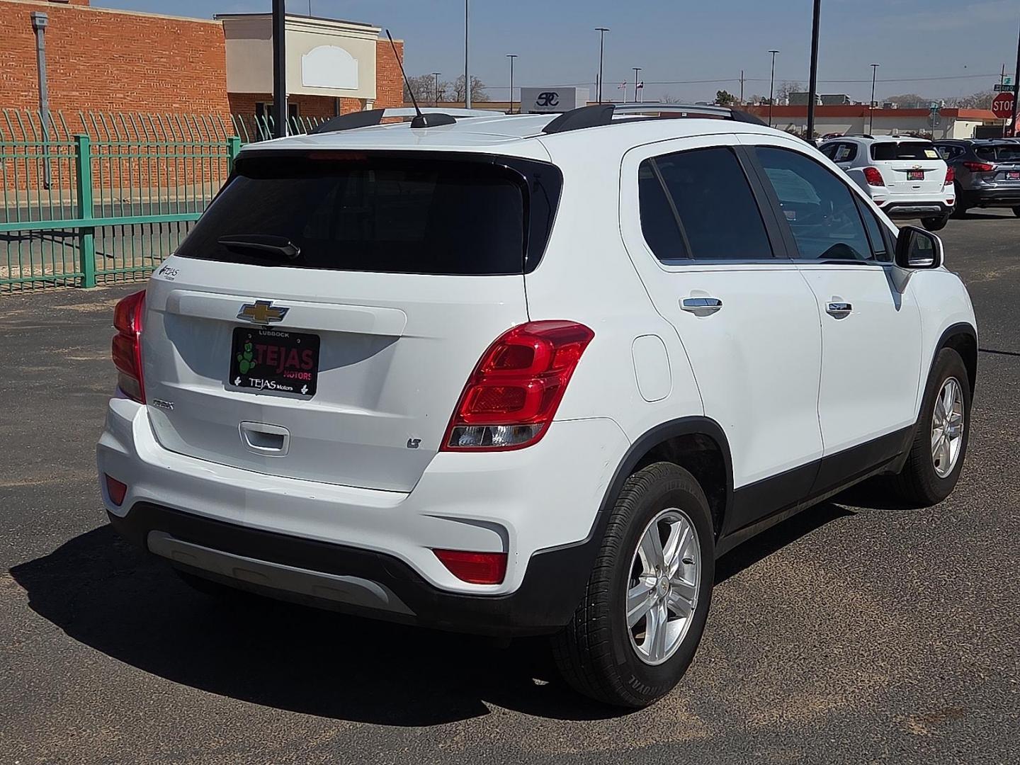 2020 Summit White - GAZ /Jet Black - AES Chevrolet Trax FWD LT (KL7CJLSB5LB) with an ECOTEC 1.4L I-4 DOHC, variable valve control, intercooled turbo, regular unleaded, engine with 138HP engine, located at 4110 Avenue Q, Lubbock, 79412, 33.556553, -101.855820 - Photo#2