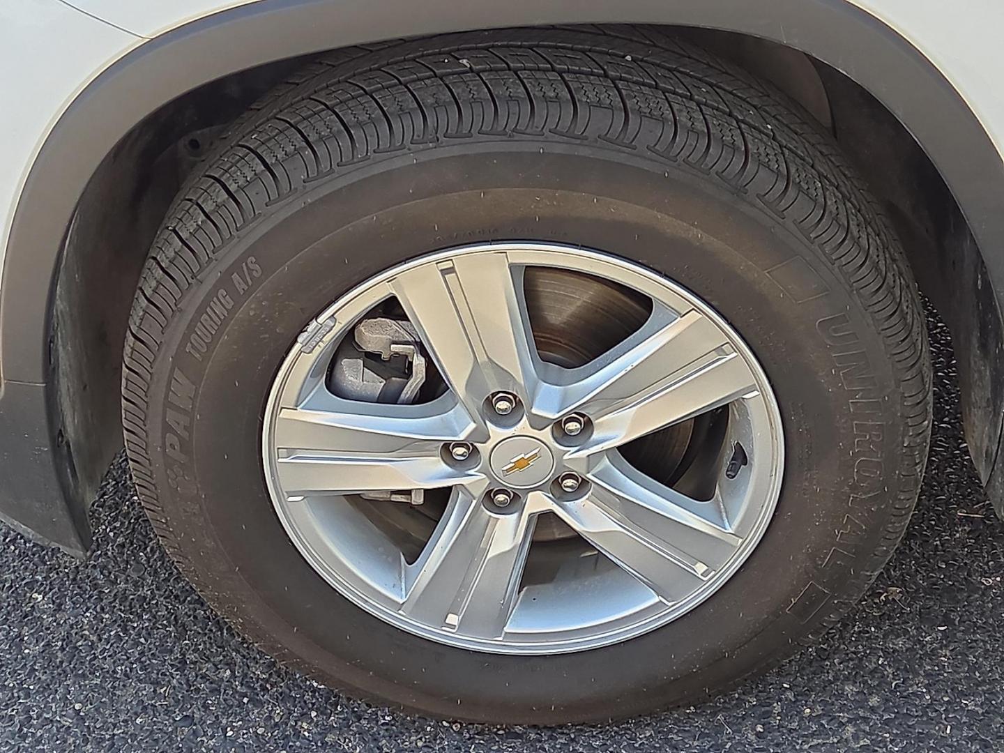 2020 Summit White - GAZ /Jet Black - AES Chevrolet Trax FWD LT (KL7CJLSB5LB) with an ECOTEC 1.4L I-4 DOHC, variable valve control, intercooled turbo, regular unleaded, engine with 138HP engine, located at 4110 Avenue Q, Lubbock, 79412, 33.556553, -101.855820 - Photo#5