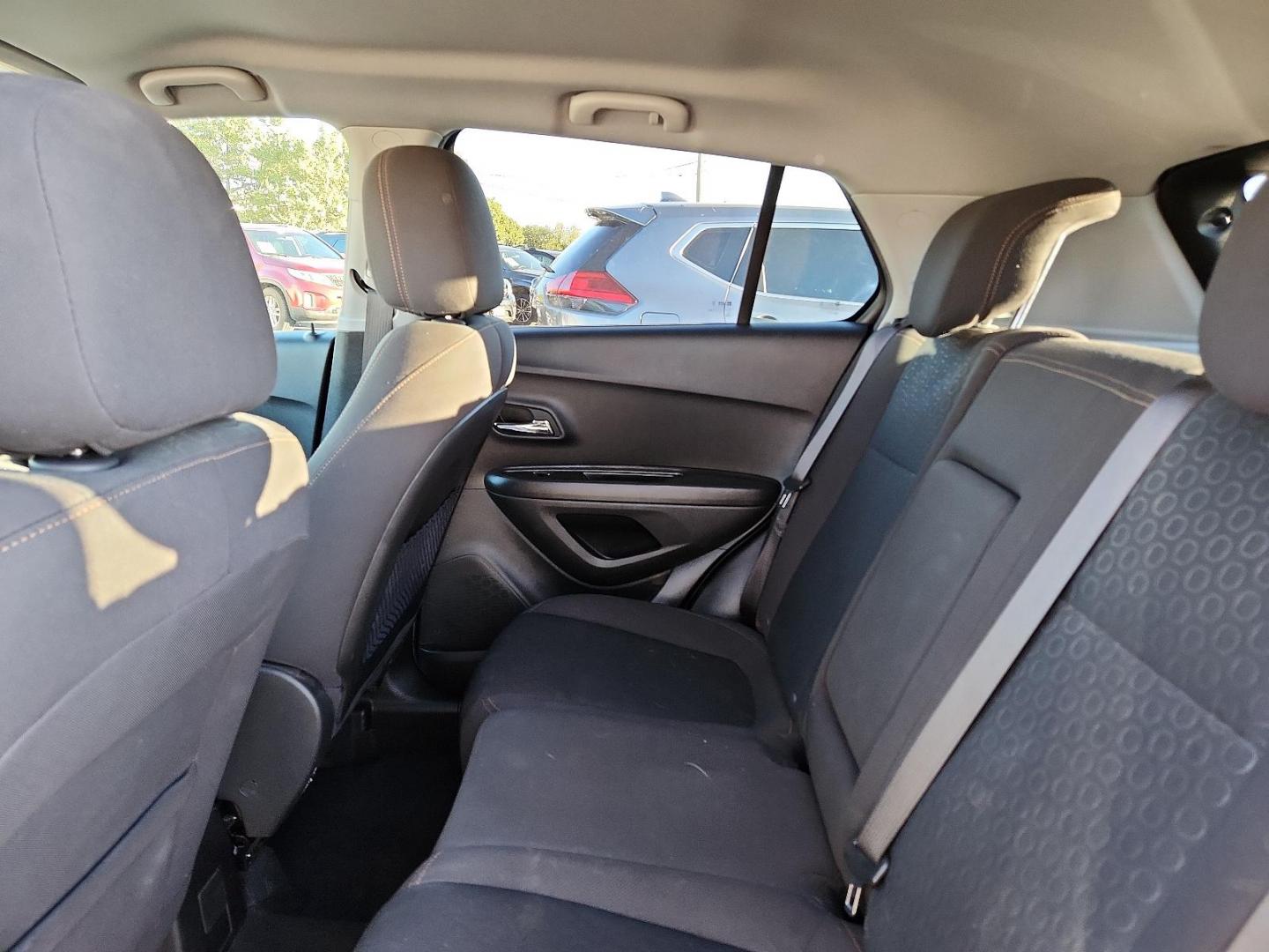 2020 Silver Ice Metallic Chevrolet Trax FWD LS (KL7CJKSB9LB) with an ECOTEC 1.4L I-4 DOHC, variable valve control, intercooled turbo, regular unleaded, engine with 138HP engine, located at 4110 Avenue Q, Lubbock, 79412, 33.556553, -101.855820 - 11/07/2024 INSPPECTION IN ENVELOPE GOD 11/08/2024 KEY IN ENVELOPE GOD - Photo#4