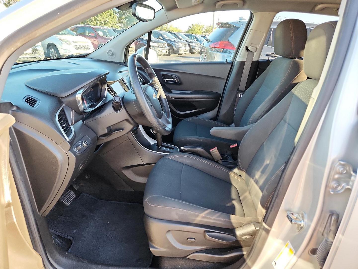 2020 Silver Ice Metallic Chevrolet Trax FWD LS (KL7CJKSB9LB) with an ECOTEC 1.4L I-4 DOHC, variable valve control, intercooled turbo, regular unleaded, engine with 138HP engine, located at 4110 Avenue Q, Lubbock, 79412, 33.556553, -101.855820 - 11/07/2024 INSPPECTION IN ENVELOPE GOD 11/08/2024 KEY IN ENVELOPE GOD - Photo#6