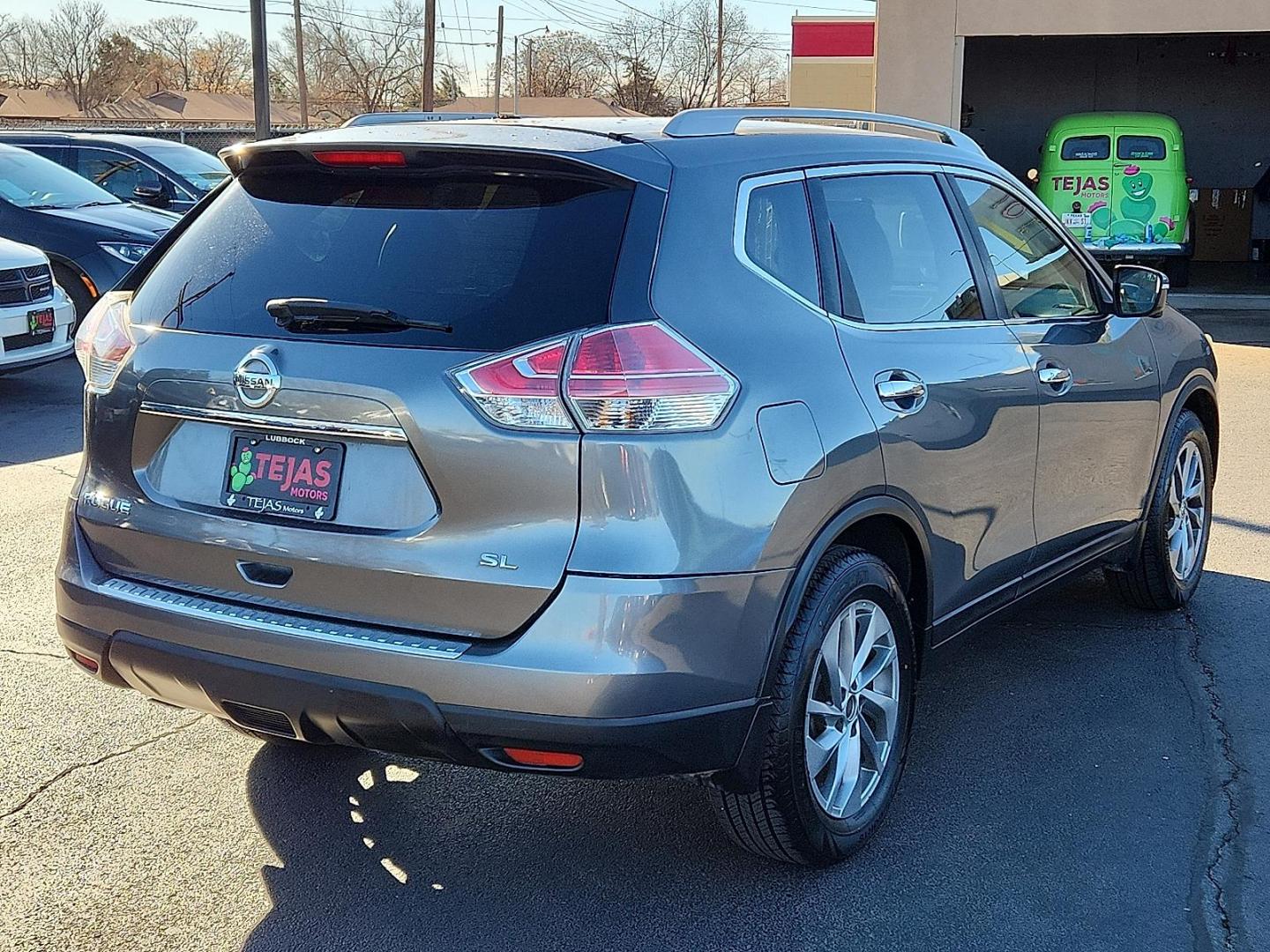 2015 Gun Metallic - KAD /Almond - C Nissan Rogue SL (5N1AT2MT1FC) with an 2.5L I-4 DOHC, variable valve control, regular unleaded, engine with 170HP engine, located at 4110 Avenue Q, Lubbock, 79412, 33.556553, -101.855820 - Photo#1