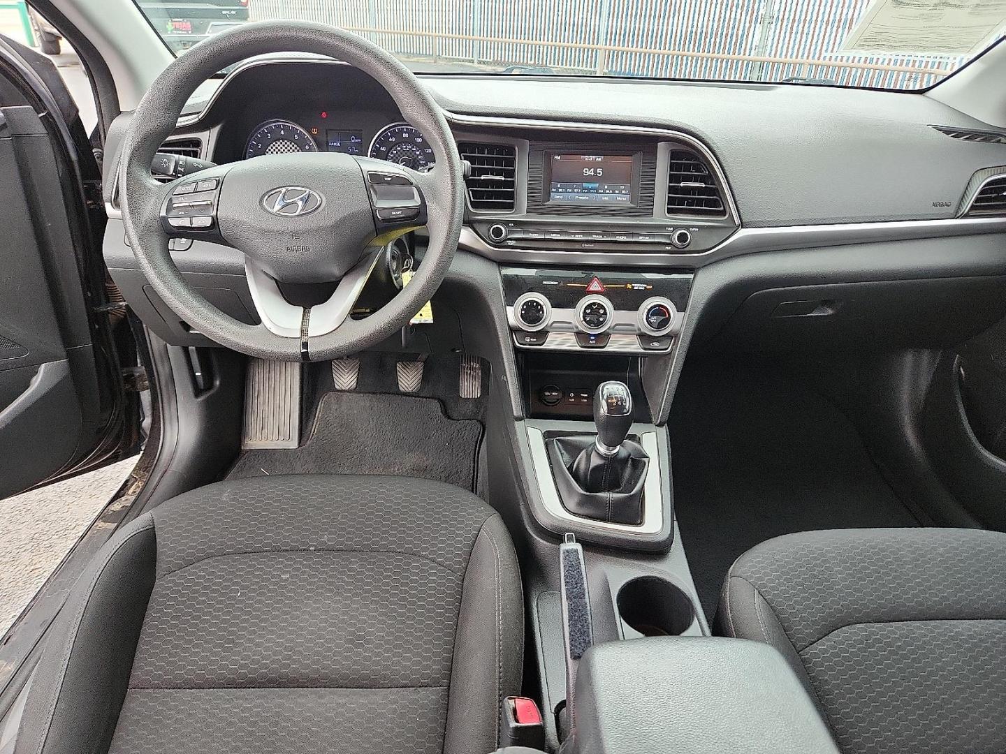 2019 BLACK Hyundai Elantra SE (5NPD74LF3KH) with an Nu 2L I-4 DOHC, D-CVVT variable valve control, regular unleaded, engine with 147HP engine, located at 4110 Avenue Q, Lubbock, 79412, 33.556553, -101.855820 - 11/23/2024 INSPECTION IN ENVELOPE GOD 12/13/2024 KEY IN ENVELOPE GOD - Photo#5