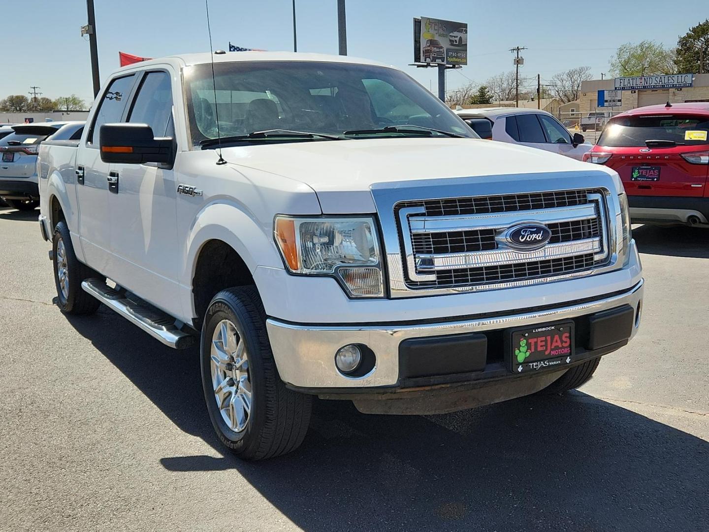 2014 Oxford White - YZ /Steel Gray - GS Ford F-150 XLT (1FTFW1CF2EF) with an 5L V-8 DOHC, variable valve control, regular unleaded, engine with 360HP engine, located at 4110 Avenue Q, Lubbock, 79412, 33.556553, -101.855820 - Photo#0