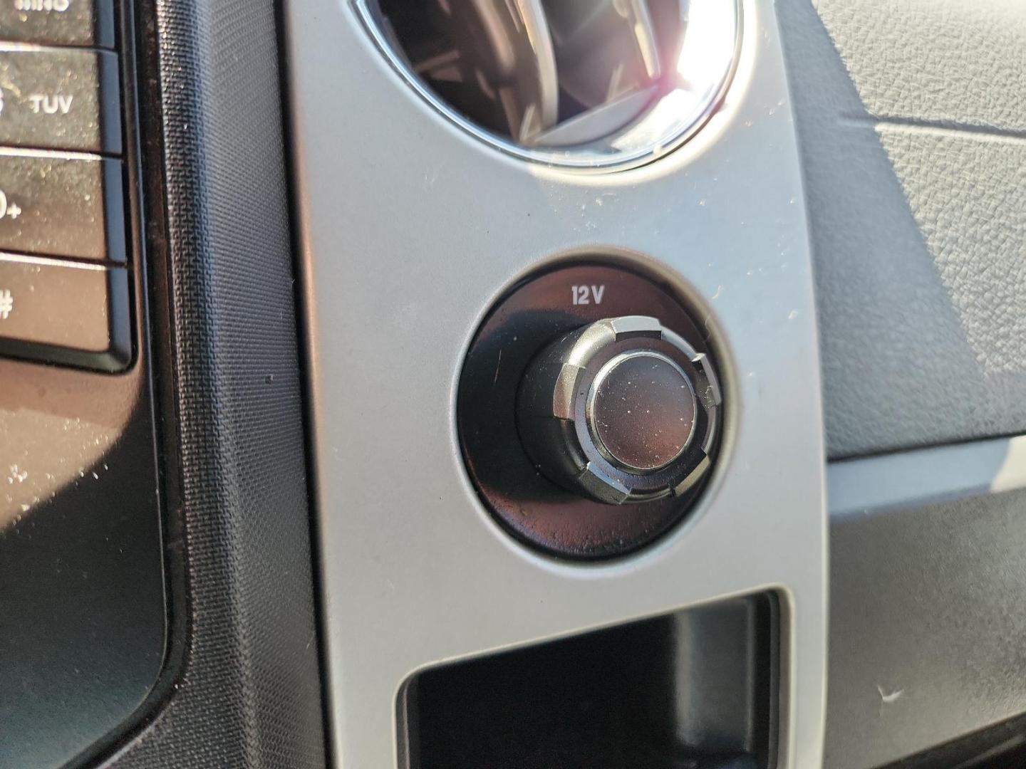 2014 Oxford White - YZ /Steel Gray - GS Ford F-150 XLT (1FTFW1CF2EF) with an 5L V-8 DOHC, variable valve control, regular unleaded, engine with 360HP engine, located at 4110 Avenue Q, Lubbock, 79412, 33.556553, -101.855820 - Photo#8