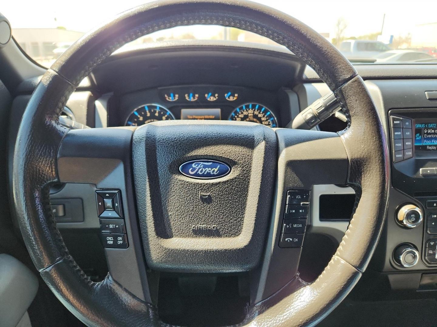 2014 Oxford White - YZ /Steel Gray - GS Ford F-150 XLT (1FTFW1CF2EF) with an 5L V-8 DOHC, variable valve control, regular unleaded, engine with 360HP engine, located at 4110 Avenue Q, Lubbock, 79412, 33.556553, -101.855820 - Photo#10