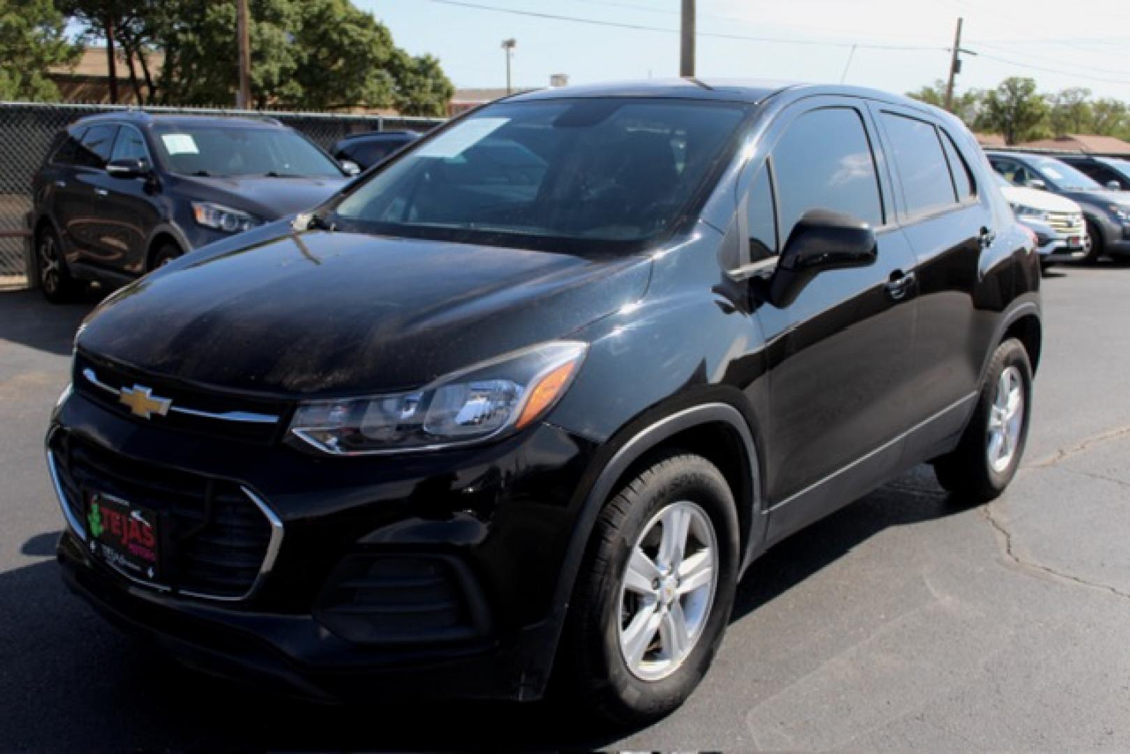 2021 BLACK Chevrolet Trax LS (KL7CJKSB0MB) with an ENGINE, ECOTEC TURBO 1.4L VARIABLE VALVE TIMING DOHC 4-CYLINDER SEQUENTIAL MFI engine, located at 4110 Avenue Q, Lubbock, 79412, 33.556553, -101.855820 - 01/20/2024 KEY INENVELOPE GOD- Photo#1