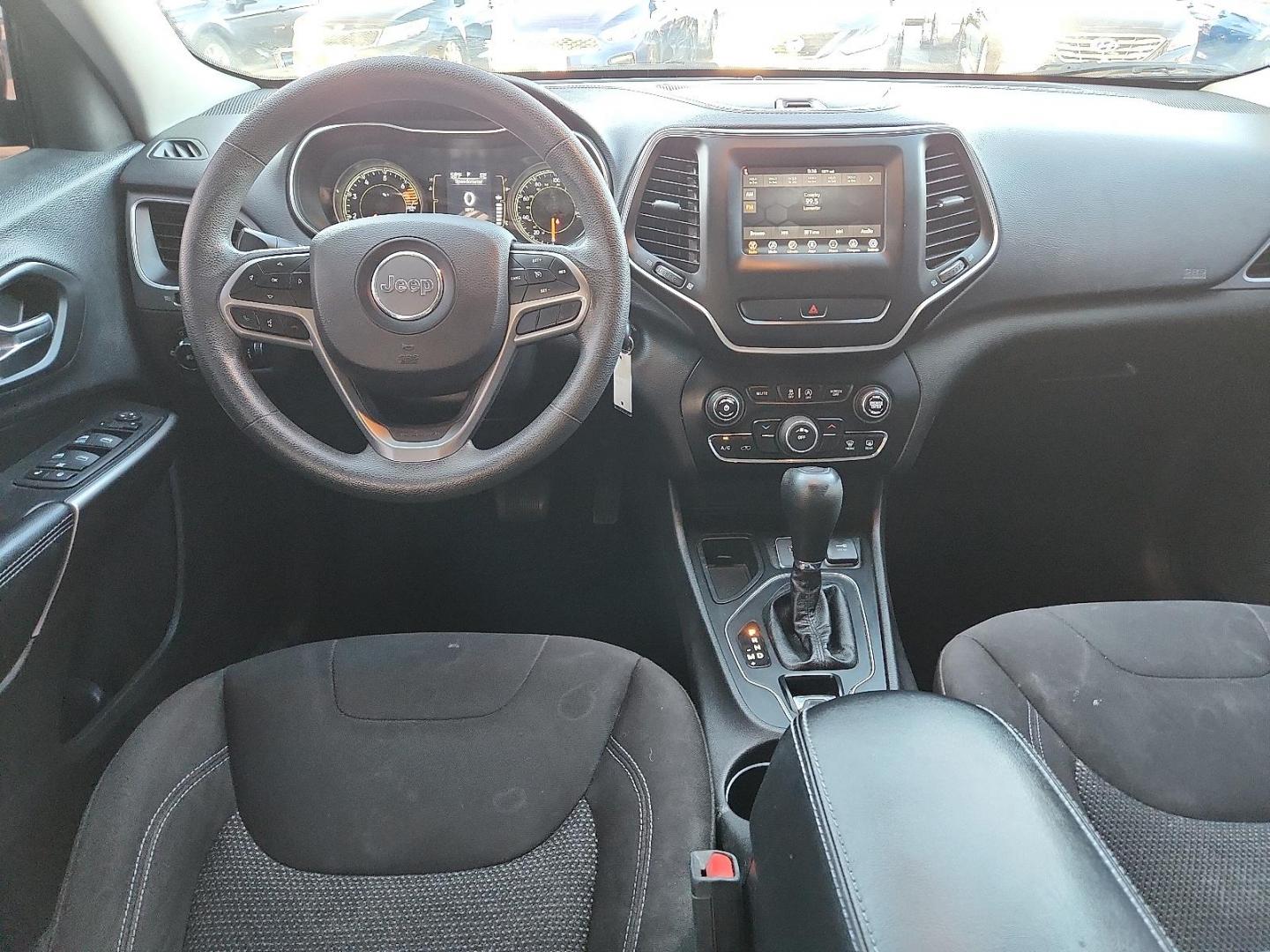 2019 RED Jeep Cherokee Latitude FWD (1C4PJLCB7KD) with an MultiAir2 Tigershark 2.4L I-4 variable valve control, regular unleaded, engine with 180HP engine, located at 4110 Avenue Q, Lubbock, 79412, 33.556553, -101.855820 - Photo#5