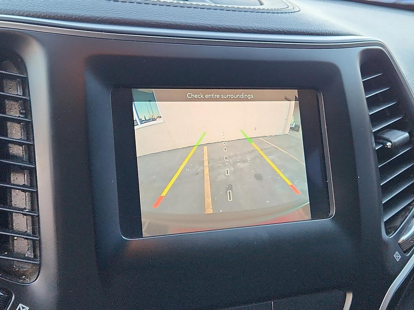 2019 RED Jeep Cherokee Latitude FWD (1C4PJLCB7KD) with an MultiAir2 Tigershark 2.4L I-4 variable valve control, regular unleaded, engine with 180HP engine, located at 4110 Avenue Q, Lubbock, 79412, 33.556553, -101.855820 - Photo#7