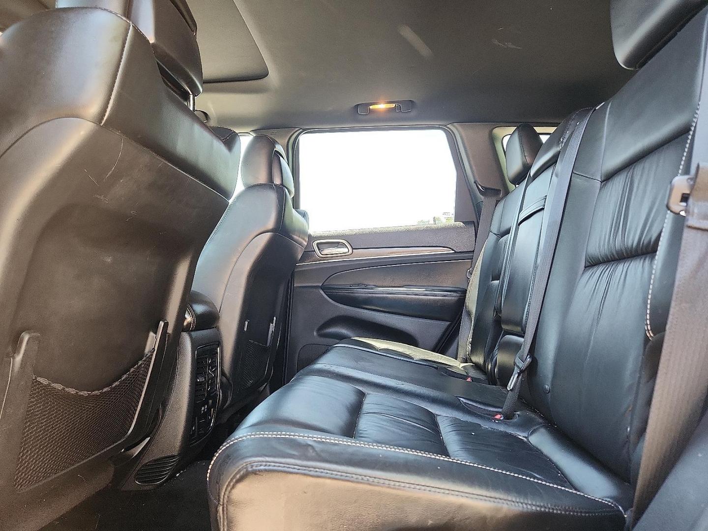 2015 Bright White Clearcoat - PW7 /Black - X9 Jeep Grand Cherokee Limited (1C4RJEBG4FC) with an 3.6L V-6 DOHC, variable valve control, regular unleaded, engine with 290HP engine, located at 4110 Avenue Q, Lubbock, 79412, 33.556553, -101.855820 - Photo#6