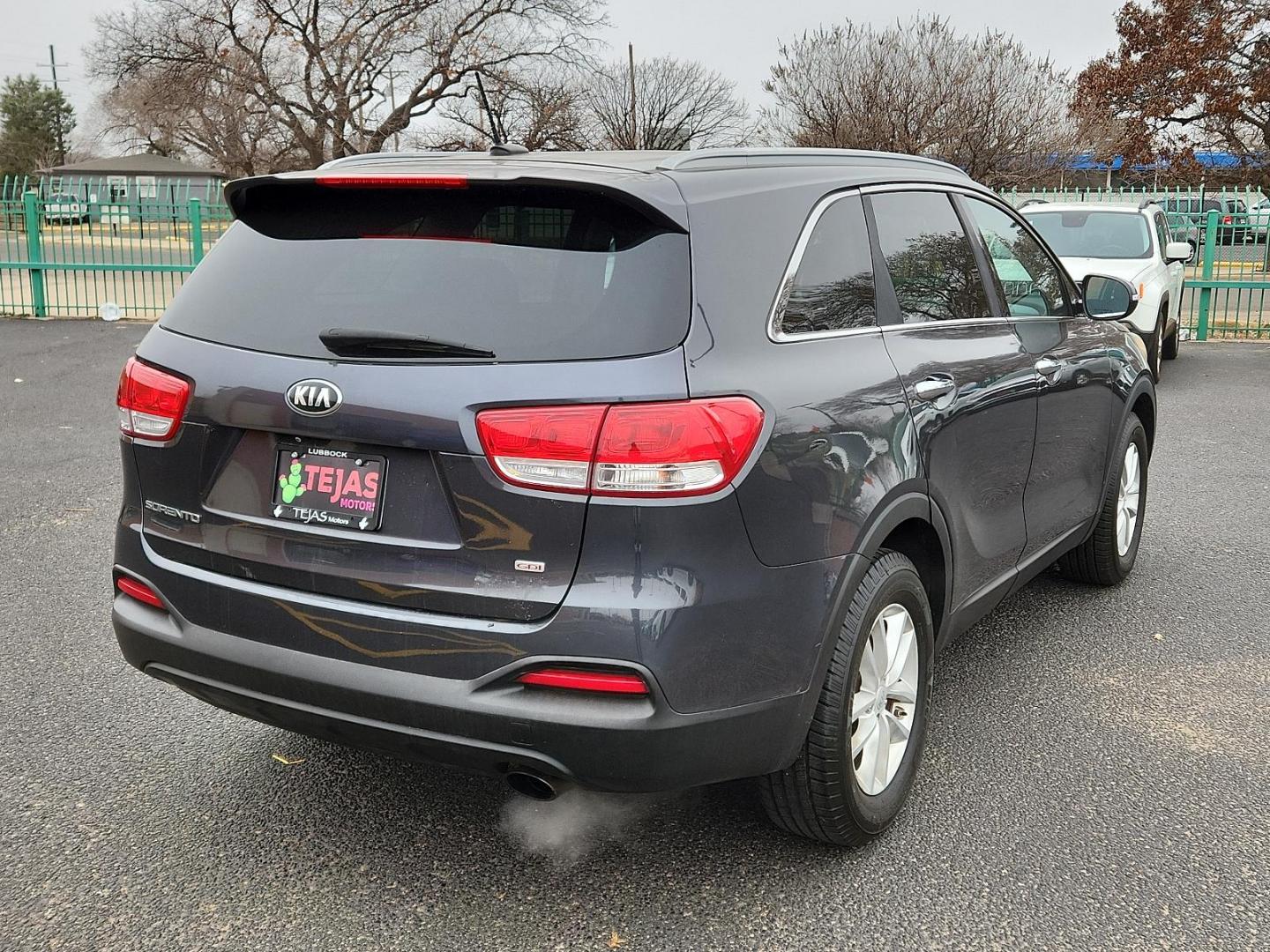 2017 GRAY Kia Sorento 2.4L LX (5XYPG4A34HG) with an 2.4L I-4 gasoline direct injection, DOHC, variable valve control, regular unleaded, engine with 185HP engine, located at 4110 Avenue Q, Lubbock, 79412, 33.556553, -101.855820 - Photo#1