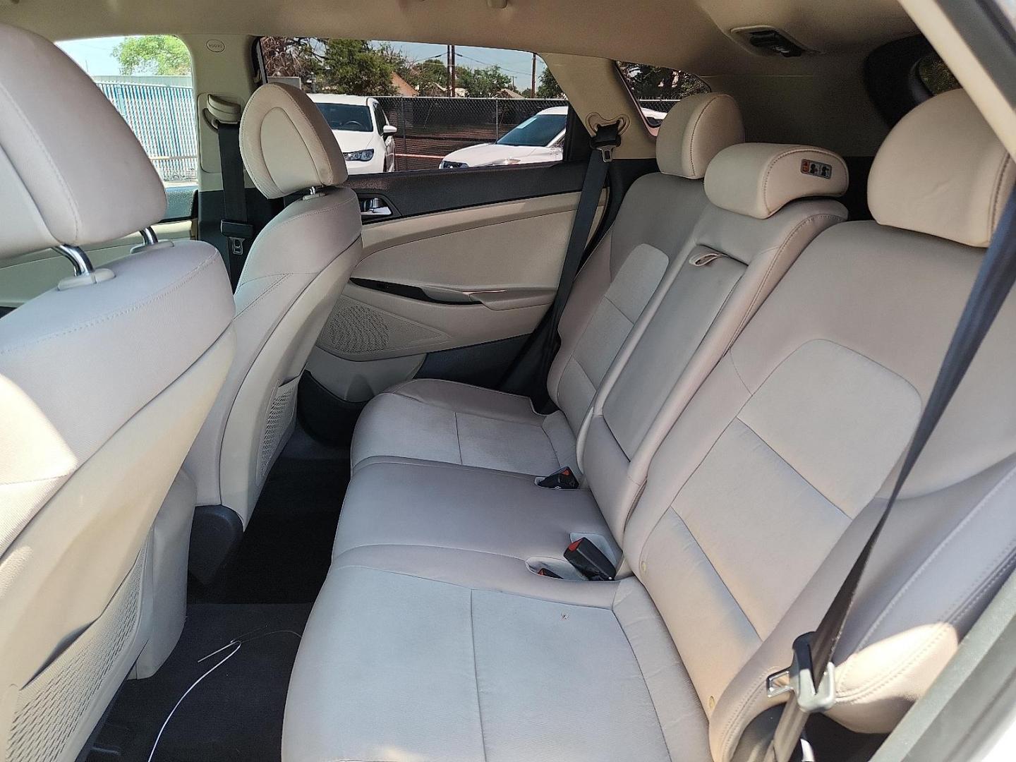 2016 Winter White Hyundai Tucson SE (KM8J33A40GU) with an Nu 2L I-4 gasoline direct injection, DOHC, variable valve control, regular unleaded, engine with 164HP engine, located at 4110 Avenue Q, Lubbock, 79412, 33.556553, -101.855820 - 02/05/2025 KEY IN ENVELOPE GOD - Photo#6