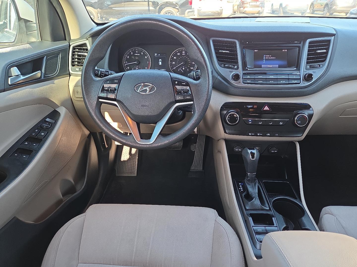 2016 Winter White - PKW /Beige - YAK Hyundai Tucson SE (KM8J33A40GU) with an Nu 2L I-4 gasoline direct injection, DOHC, variable valve control, regular unleaded, engine with 164HP engine, located at 4110 Avenue Q, Lubbock, 79412, 33.556553, -101.855820- Photo#7