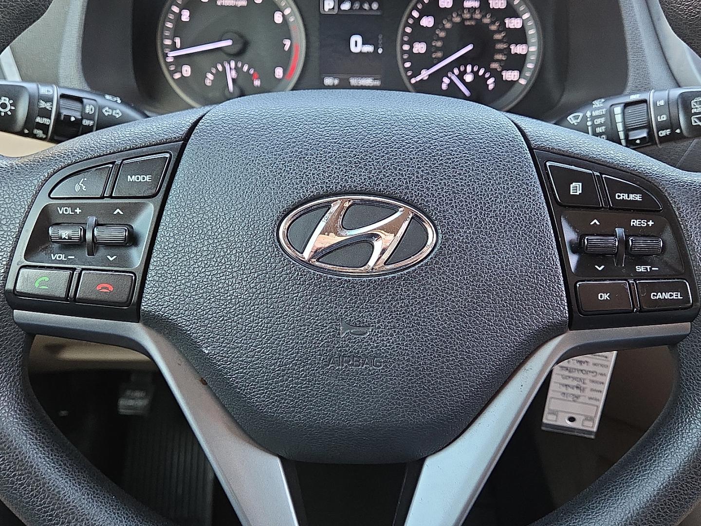 2016 Winter White - PKW /Beige - YAK Hyundai Tucson SE (KM8J33A40GU) with an Nu 2L I-4 gasoline direct injection, DOHC, variable valve control, regular unleaded, engine with 164HP engine, located at 4110 Avenue Q, Lubbock, 79412, 33.556553, -101.855820- Photo#12
