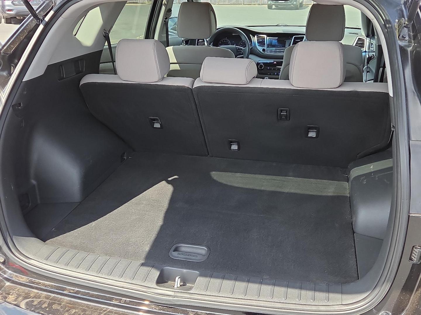 2016 Ash Black - TCM /Gray - TGG Hyundai Tucson Eco (KM8J33A25GU) with an 1.6L I-4 gasoline direct injection, DOHC, variable valve control, intercooled turbo, regular unleaded, engine with 175HP engine, located at 4110 Avenue Q, Lubbock, 79412, 33.556553, -101.855820 - Photo#5