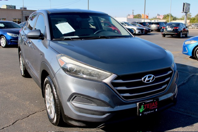 photo of 2016 Hyundai Tucson SE