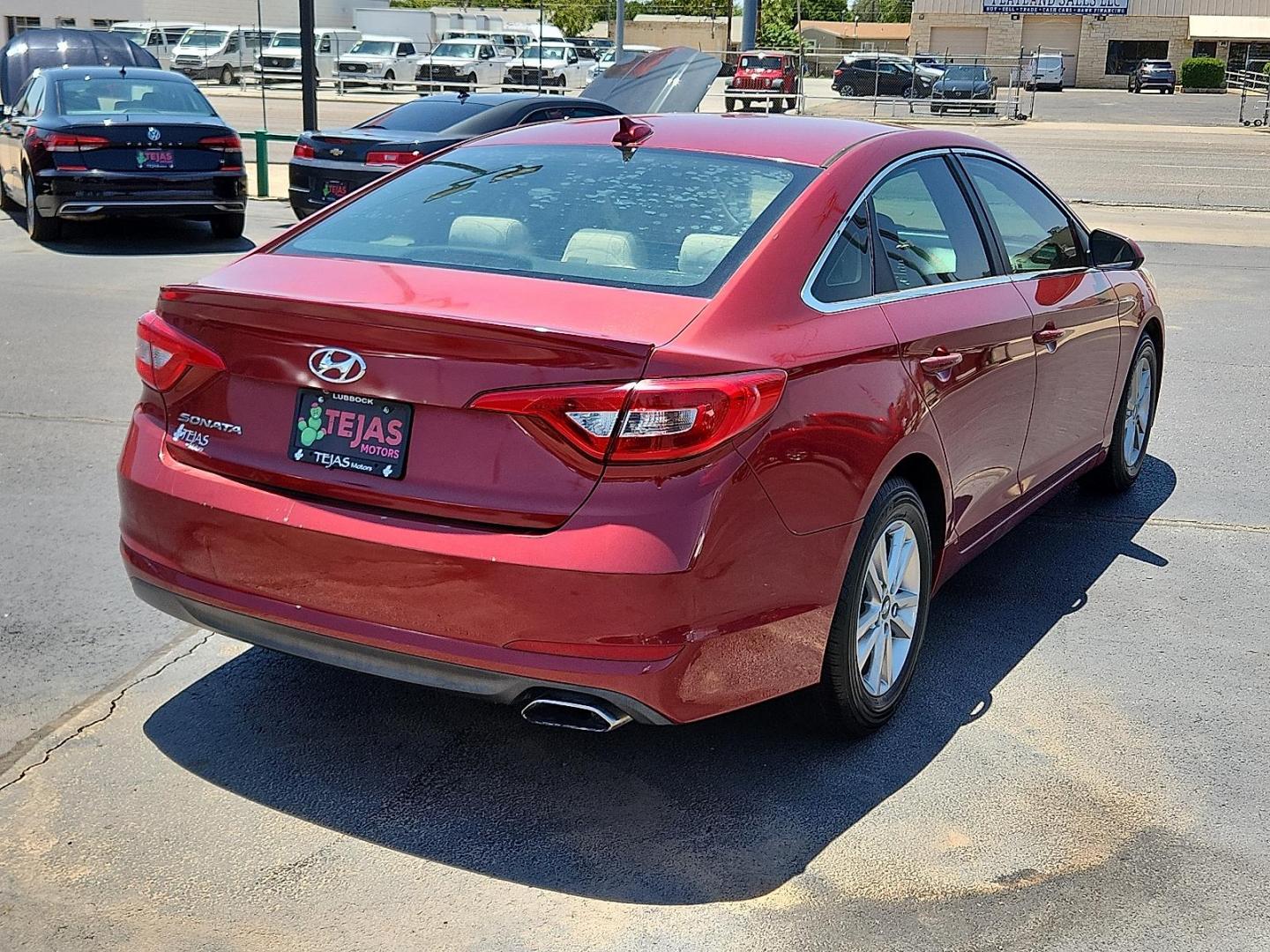 2016 Venetian Red Hyundai Sonata SE (5NPE24AF9GH) with an 2.4L I-4 gasoline direct injection, DOHC, variable valve control, regular unleaded, engine with 185HP engine, located at 4110 Avenue Q, Lubbock, 79412, 33.556553, -101.855820 - 02/20/2025 KEY IN ENVELOPE GOD - Photo#1