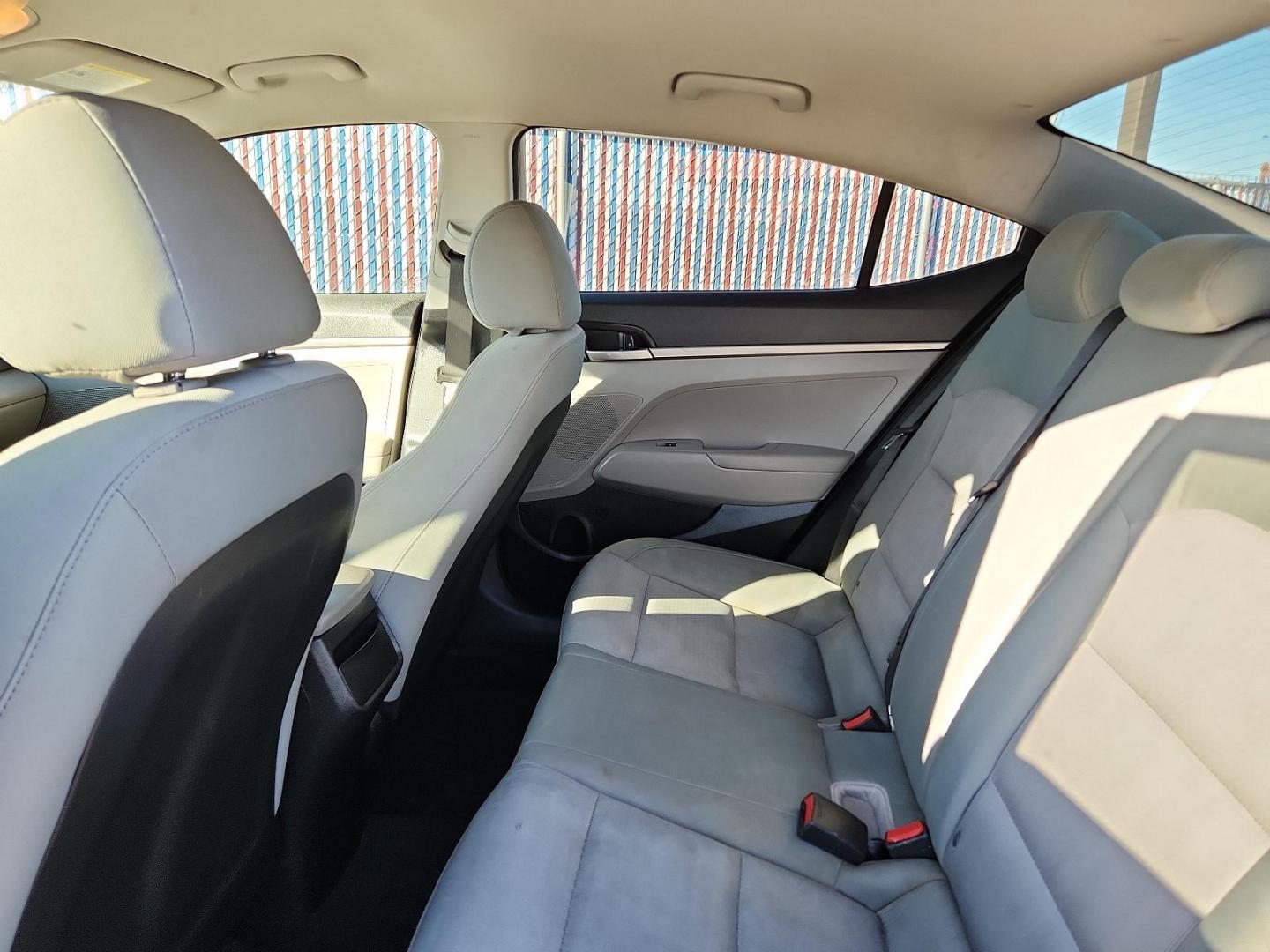 2017 Silver Hyundai Elantra SE (5NPD74LF7HH) with an Nu 2L I-4 DOHC, D-CVVT variable valve control, regular unleaded, engine with 147HP engine, located at 4110 Avenue Q, Lubbock, 79412, 33.556553, -101.855820 - 02/26/2025 KEY INENVELOPE GOD - Photo#4