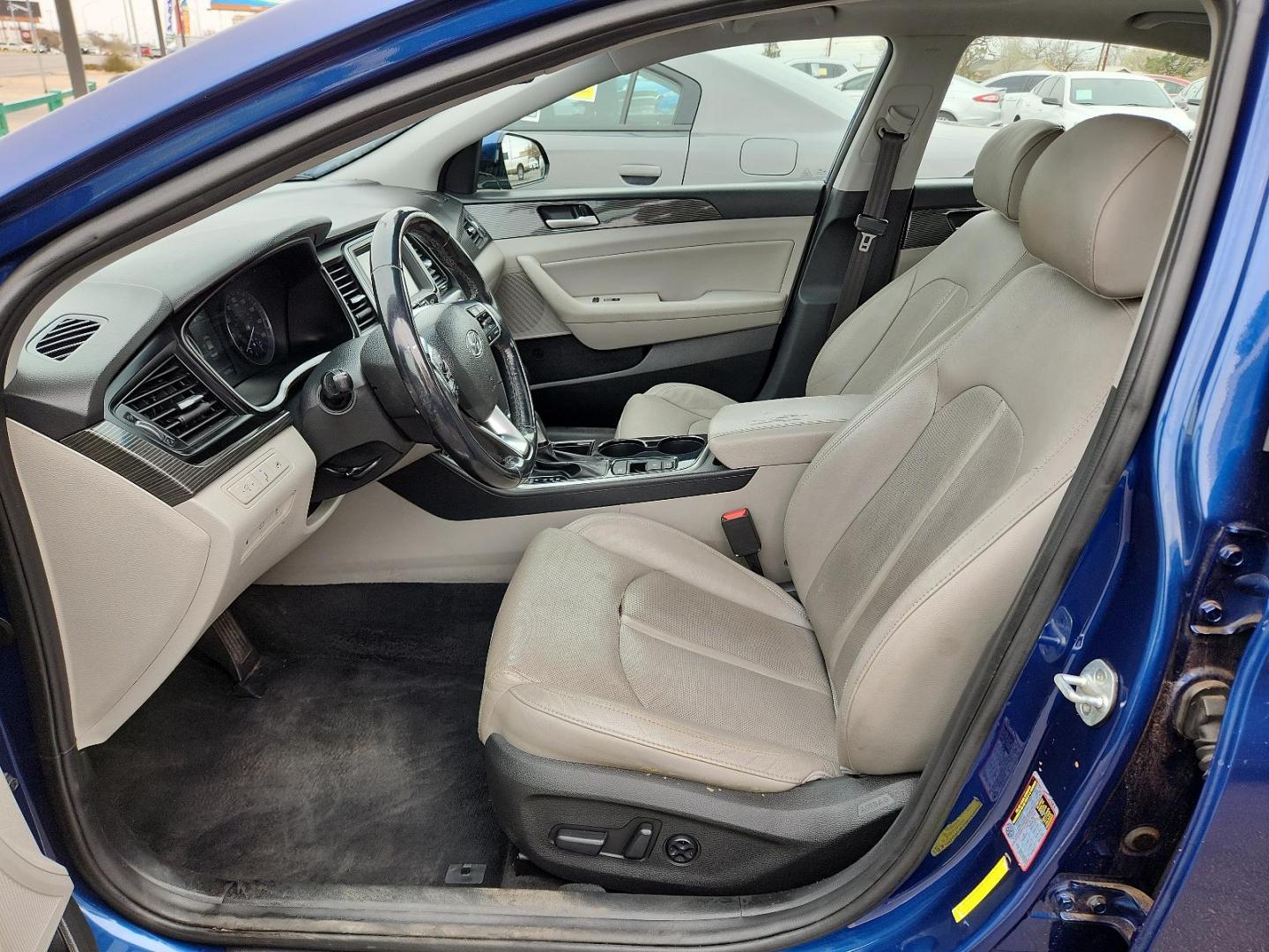 2018 BLUE Hyundai Sonata Limited (5NPE34AF7JH) with an Engine: 2.4L GDI 4-Cylinder engine, located at 4110 Avenue Q, Lubbock, 79412, 33.556553, -101.855820 - 02/27/2025 KEY IN ENVELOPE GOD - Photo#9