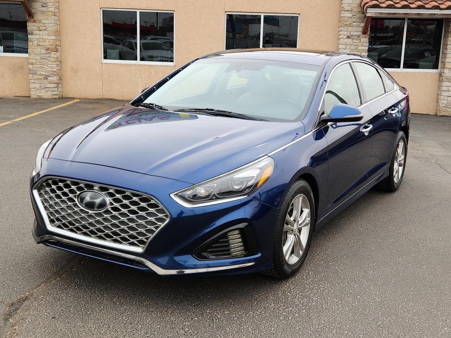 2018 BLUE Hyundai Sonata Limited (5NPE34AF7JH) with an Engine: 2.4L GDI 4-Cylinder engine, located at 4110 Avenue Q, Lubbock, 79412, 33.556553, -101.855820 - 02/27/2025 KEY IN ENVELOPE GOD - Photo#3