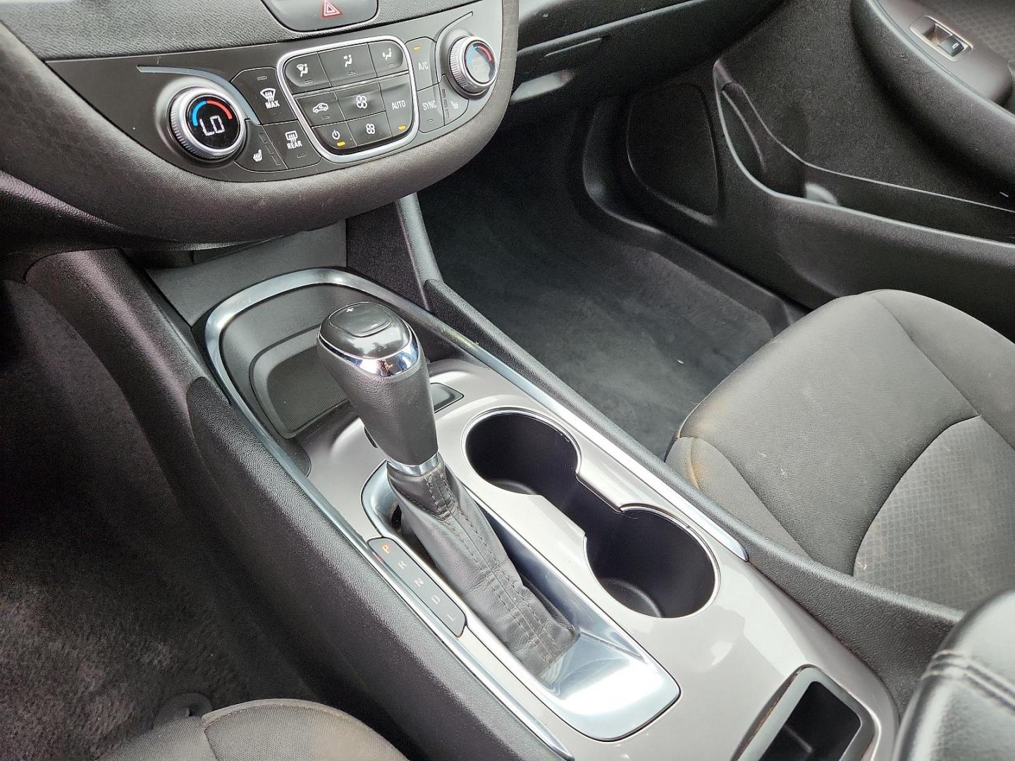 2019 SILVER Chevrolet Malibu LT (1G1ZD5ST0KF) with an ECOTEC 1.5L I-4 gasoline direct injection, DOHC, VVT variable valve control, intercooled turbo, regular unleaded, engine with 160HP engine, located at 4110 Avenue Q, Lubbock, 79412, 33.556553, -101.855820 - 03/08/2025 KEY IN ENVELOPE GOD - Photo#11