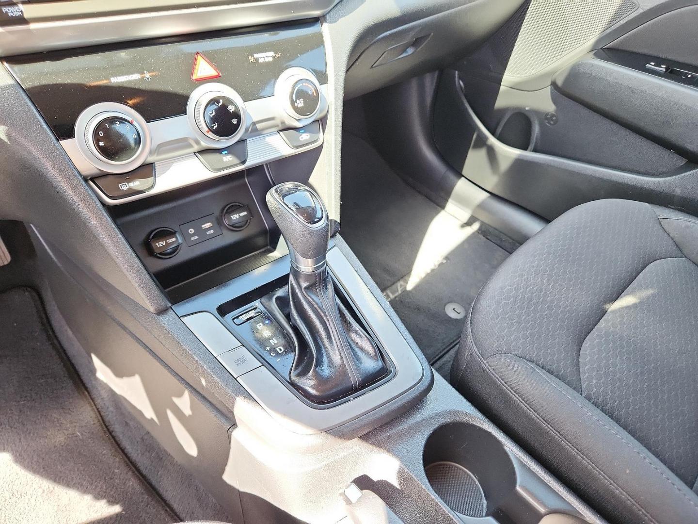 2019 BLACK Hyundai Elantra SEL (5NPD84LF2KH) with an Nu 2L I-4 DOHC, D-CVVT variable valve control, regular unleaded, engine with 147HP engine, located at 4110 Avenue Q, Lubbock, 79412, 33.556553, -101.855820 - 03/08/2025 KEY IN ENVELOPE GOD - Photo#11