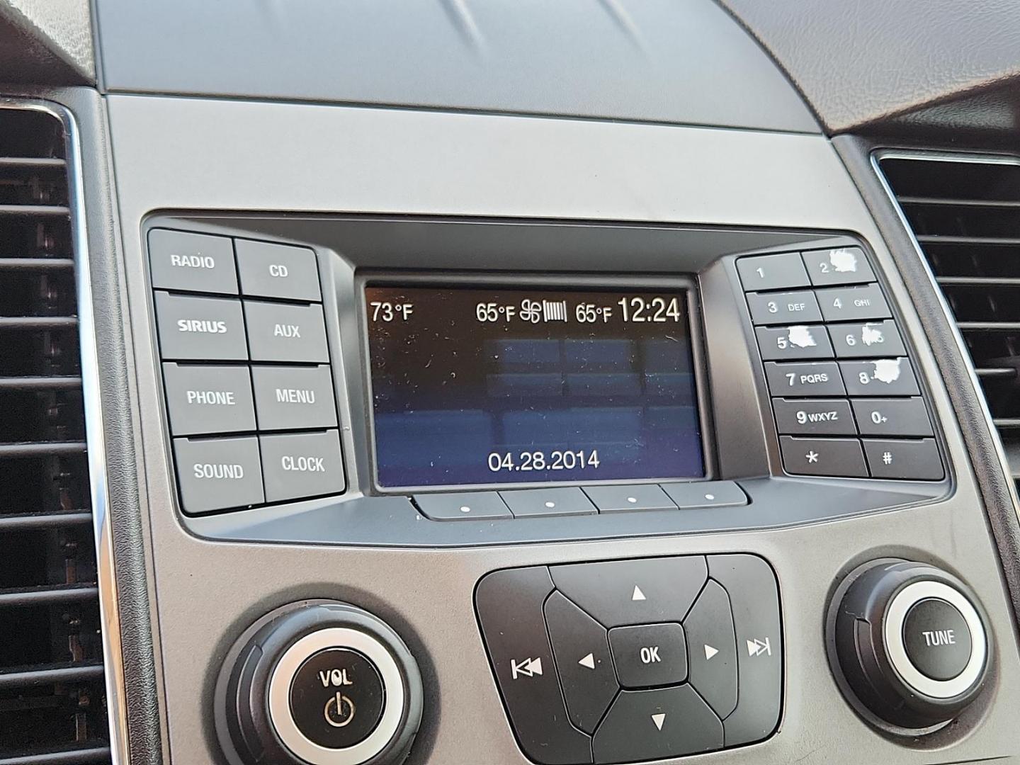 2015 SILVER Ford Taurus SEL (1FAHP2E85FG) with an 3.5L V-6 DOHC, variable valve control, regular unleaded, engine with 288HP engine, located at 4110 Avenue Q, Lubbock, 79412, 33.556553, -101.855820 - 03/08/2025 KEY IN ENVELOPE GOD - Photo#7