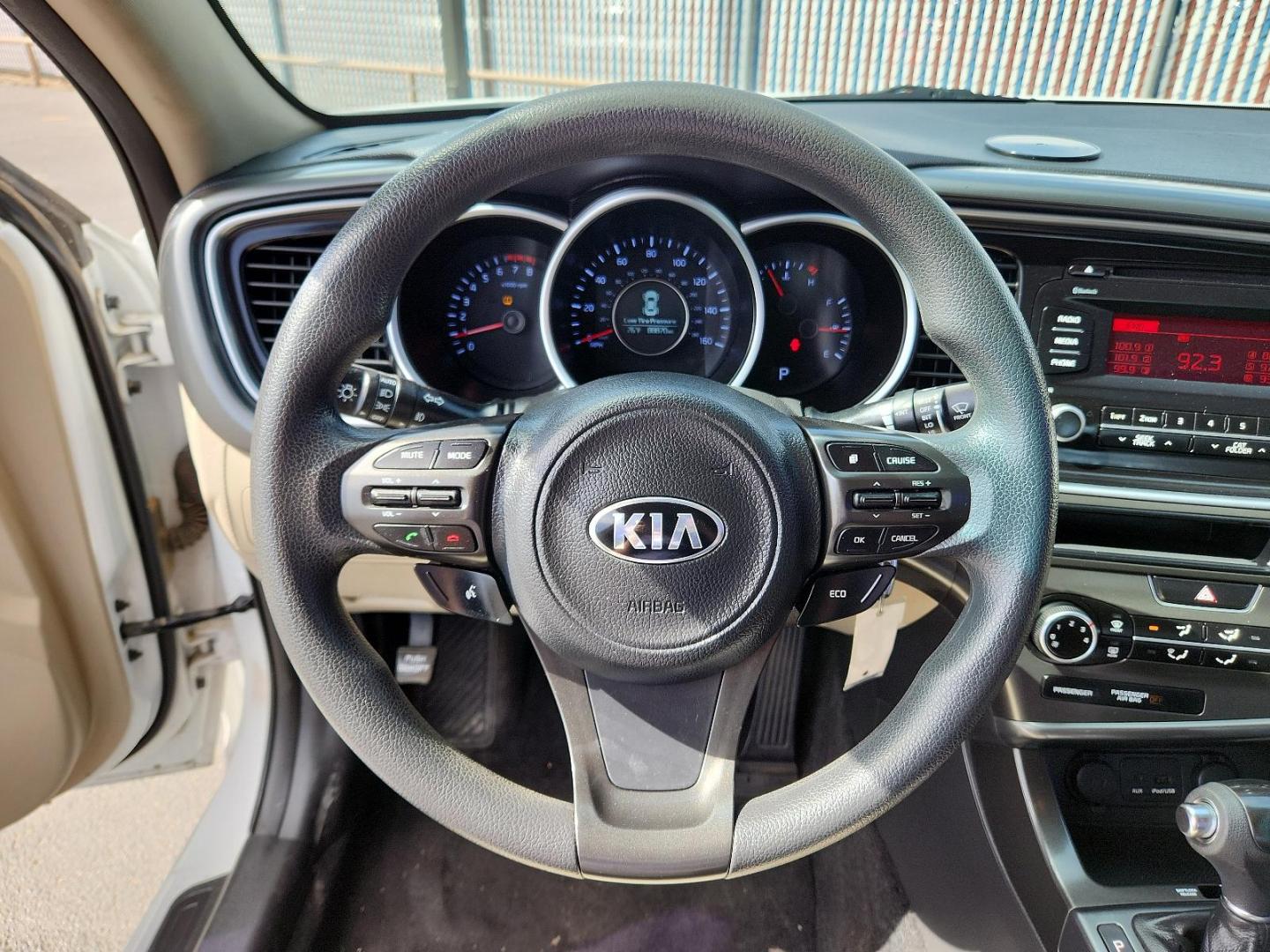 2015 WHITE Kia Optima LX (5XXGM4A79FG) with an Theta II 2.4L I-4 gasoline direct injection, DOHC, variable valve control, regular unleaded, engine with 192HP engine, located at 4110 Avenue Q, Lubbock, 79412, 33.556553, -101.855820 - Photo#10