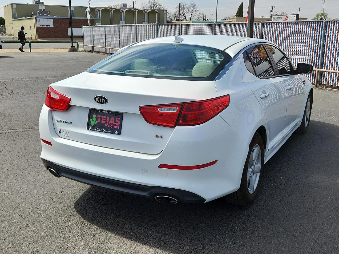 2015 WHITE Kia Optima LX (5XXGM4A79FG) with an Theta II 2.4L I-4 gasoline direct injection, DOHC, variable valve control, regular unleaded, engine with 192HP engine, located at 4110 Avenue Q, Lubbock, 79412, 33.556553, -101.855820 - Photo#1