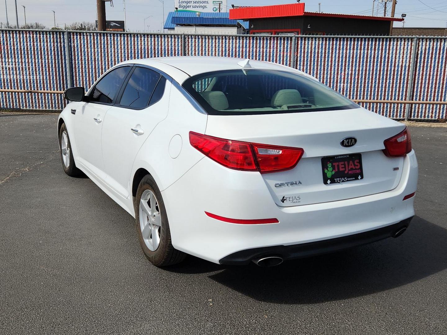 2015 WHITE Kia Optima LX (5XXGM4A79FG) with an Theta II 2.4L I-4 gasoline direct injection, DOHC, variable valve control, regular unleaded, engine with 192HP engine, located at 4110 Avenue Q, Lubbock, 79412, 33.556553, -101.855820 - Photo#2