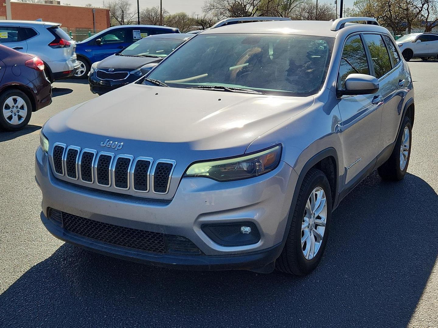 2019 SILVER Jeep Cherokee Latitude FWD (1C4PJLCB0KD) with an MultiAir2 Tigershark 2.4L I-4 variable valve control, regular unleaded, engine with 180HP engine, located at 4110 Avenue Q, Lubbock, 79412, 33.556553, -101.855820 - 03/08/2025 KEY IN ENVELOPE GOD - Photo#3