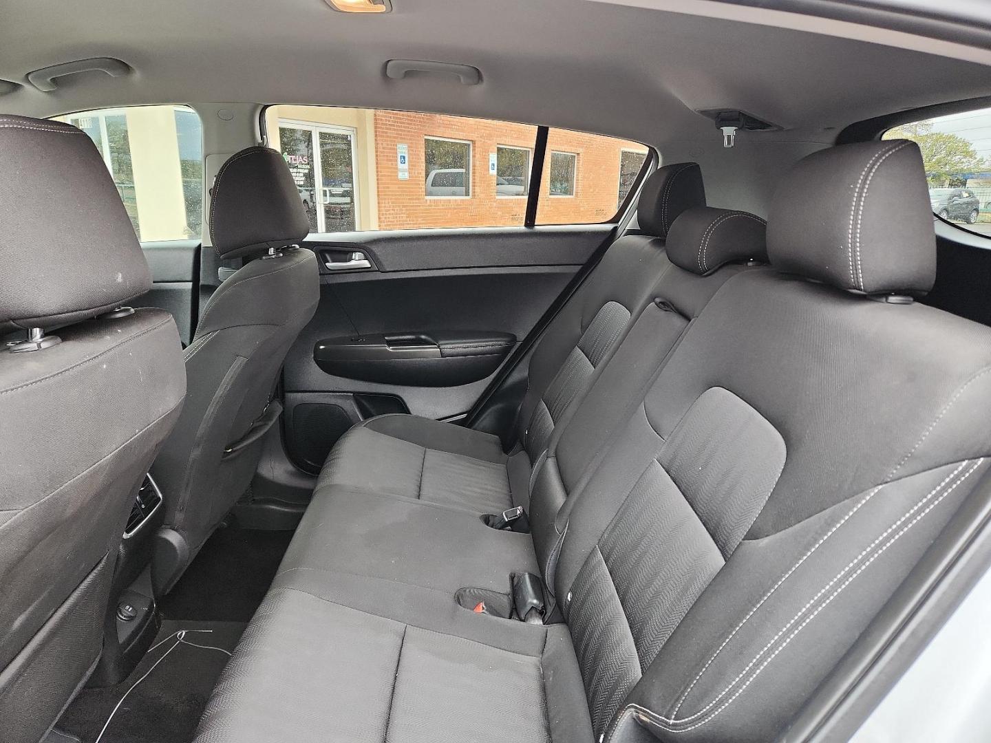 2017 SILVER Kia Sportage LX (KNDPM3AC3H7) with an Theta II 2.4L I-4 gasoline direct injection, DOHC, D-CVVT variable valve control, regular unleaded, engine with 181HP engine, located at 4110 Avenue Q, Lubbock, 79412, 33.556553, -101.855820 - Photo#4
