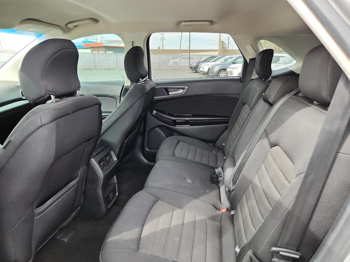 2018 SILVER Ford Edge SEL (2FMPK3J94JB) with an ENGINE: TWIN-SCROLL 2.0L ECOBOOST engine, located at 4110 Avenue Q, Lubbock, 79412, 33.556553, -101.855820 - 03/15/2025 KEY IN ENVELOPE GOD - Photo#4