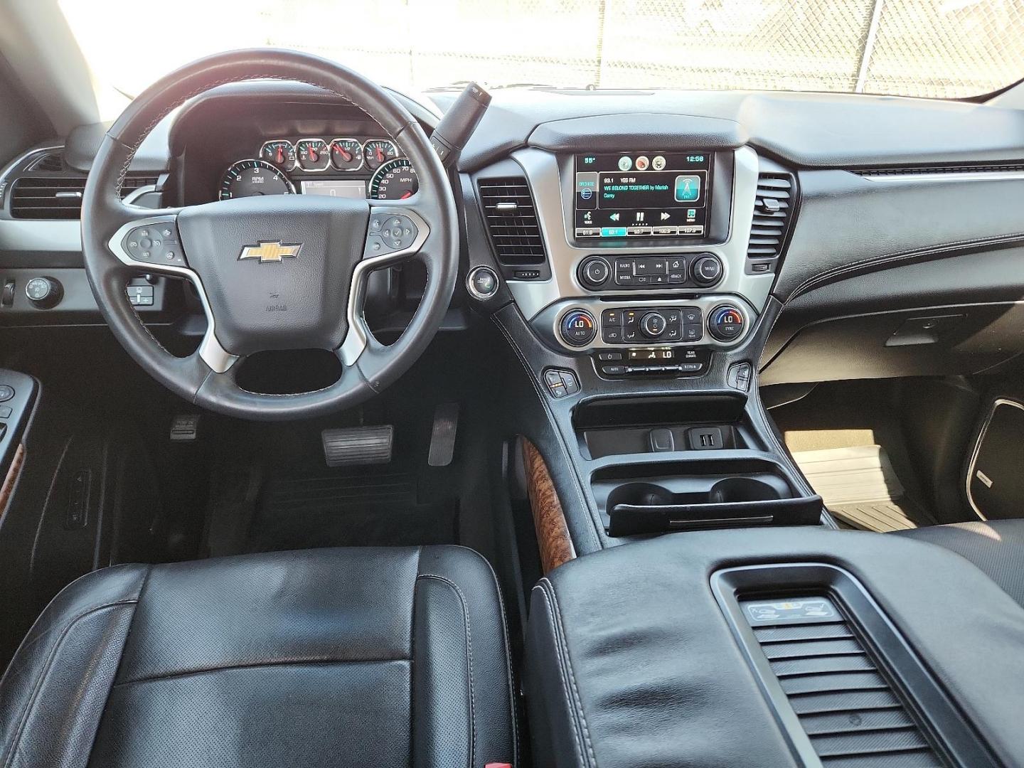 2015 GRAY Chevrolet Suburban 1500 LTZ (1GNSCKKC5FR) with an EcoTec3 5.3L V-8 gasoline direct injection, variable valve control, regular unleaded, engine with cylinder deactivation and 355HP engine, located at 4110 Avenue Q, Lubbock, 79412, 33.556553, -101.855820 - Photo#5