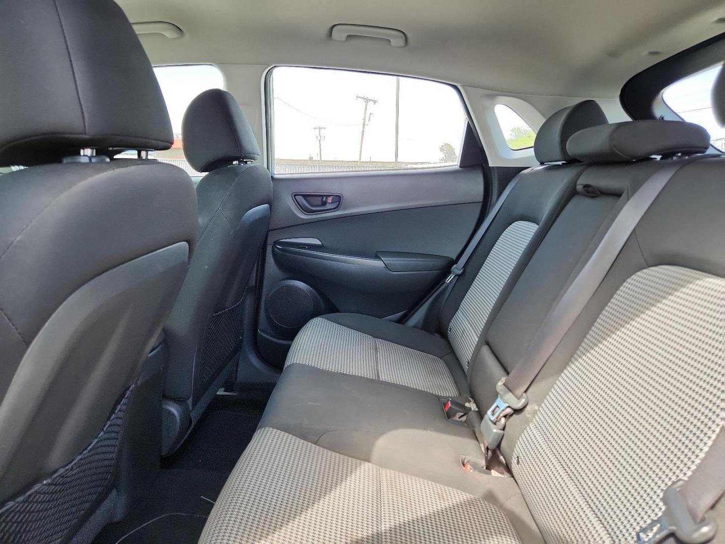 2019 Silver Hyundai Kona SE (KM8K12AA8KU) with an Engine: 2.0L Atkinson I-4 -inc: cover engine, located at 4110 Avenue Q, Lubbock, 79412, 33.556553, -101.855820 - 04/03/2025 KEY IN ENVELOPE GOD - Photo#4