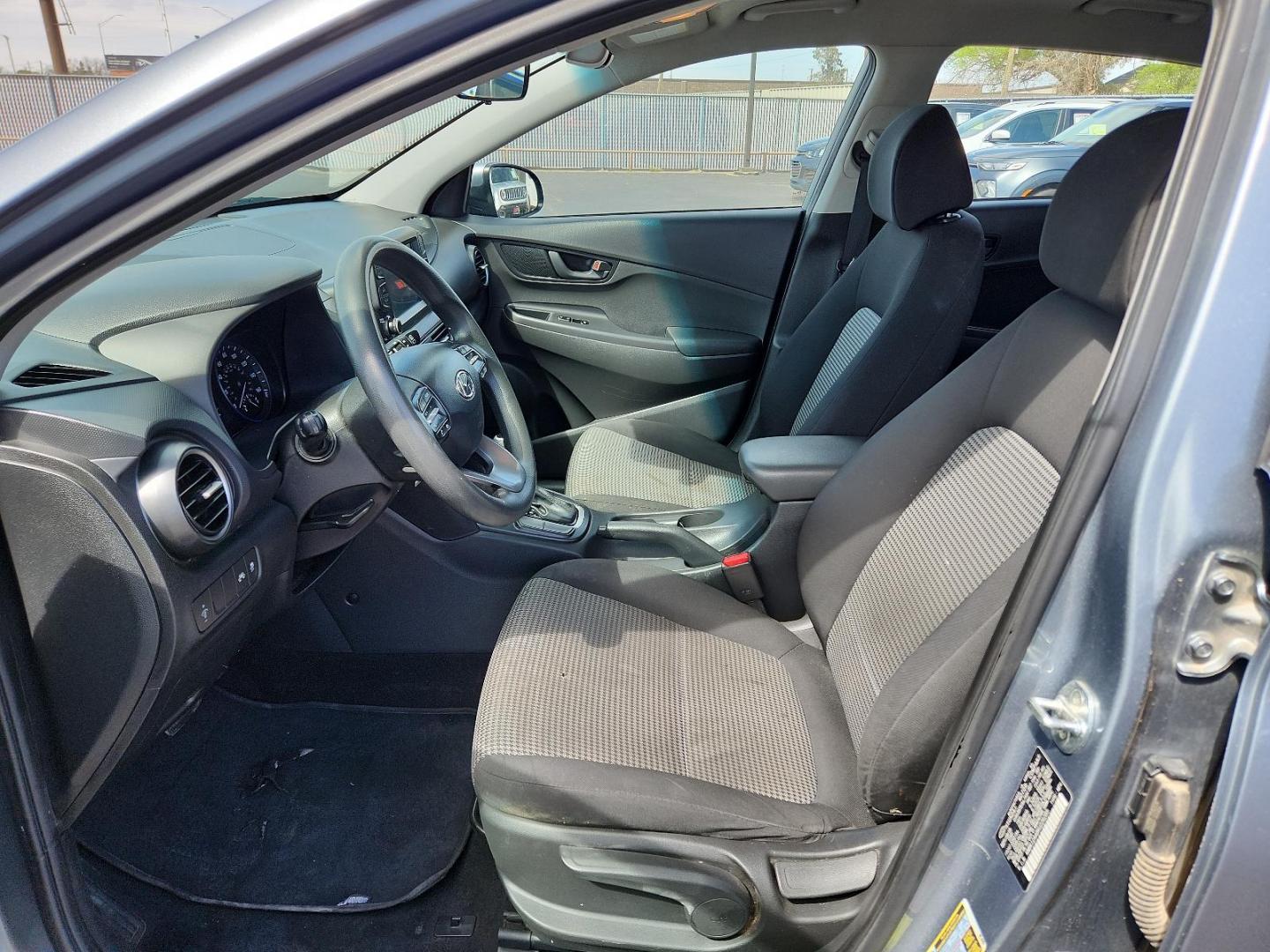2019 Silver Hyundai Kona SE (KM8K12AA8KU) with an Engine: 2.0L Atkinson I-4 -inc: cover engine, located at 4110 Avenue Q, Lubbock, 79412, 33.556553, -101.855820 - 04/03/2025 KEY IN ENVELOPE GOD - Photo#6